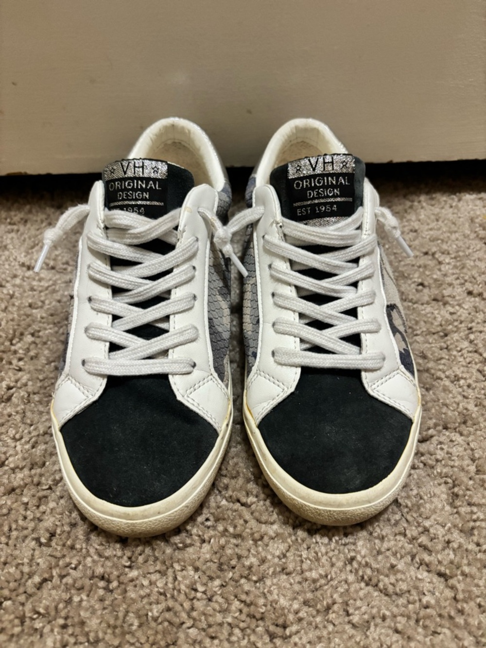 Vintage Havana Black & White Low-Top Sneakers